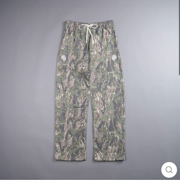 DARC SPORT X WISH YOU WERE HERE “DUAL BIGELOW” CAMO SWEATPANTS - Picture 1 of 9